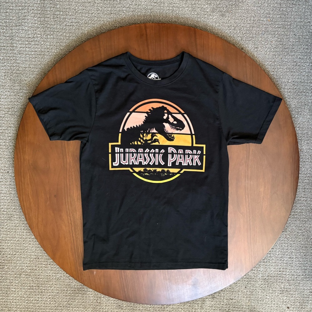 Black Jurassic Park T-Shirt 90s vibes Unisex Size Medium Graphic Print